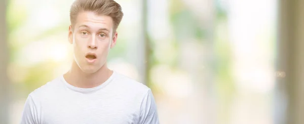 Young Handsome Blond Man Scared Shock Surprise Face Afraid Excited — Stock Photo, Image