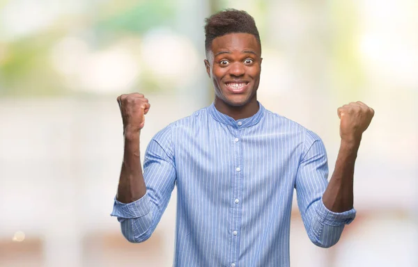 Junger Afrikanisch Amerikanischer Geschäftsmann Mit Isoliertem Hintergrund Der Überrascht Und — Stockfoto