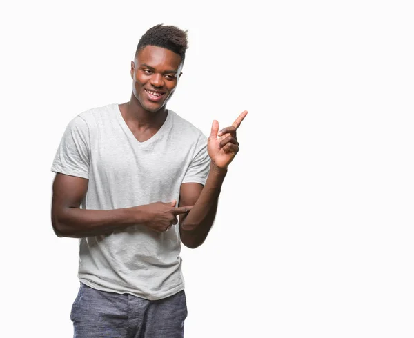 Młody Człowiek African American Białym Tle Wielkim Uśmiechem Twarzy Wskazując — Zdjęcie stockowe
