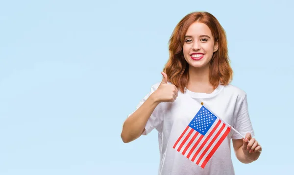 Joven Hermosa Mujer Sosteniendo Bandera América Sobre Fondo Aislado Feliz —  Fotos de Stock