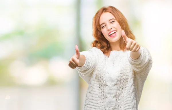 Mujer Hermosa Joven Sobre Fondo Aislado Usando Suéter Invierno Aprobando —  Fotos de Stock