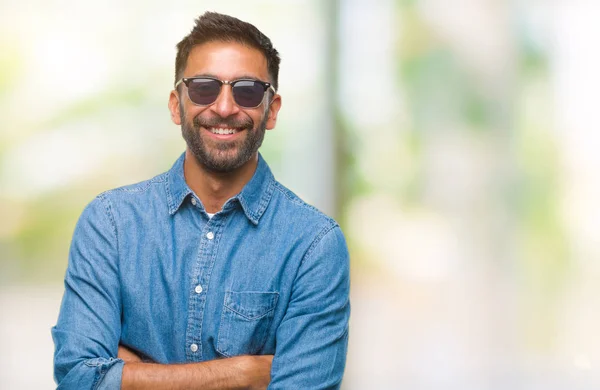 Hombre Hispano Adulto Con Gafas Sol Sobre Fondo Aislado Rostro —  Fotos de Stock