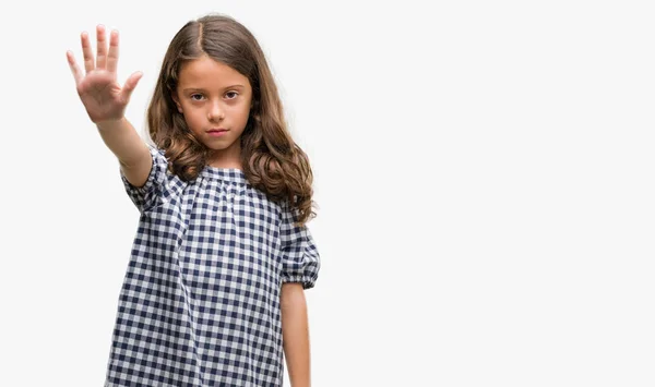 Brunetka Hispánský Dívka Která Nosí Černé Bílé Šaty Otevřenou Rukou — Stock fotografie