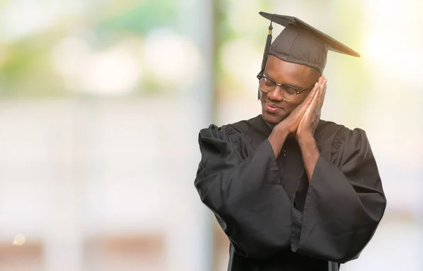 Jonge Studeerde Afro Amerikaanse Man Geïsoleerde Achtergrond Slapen Moe Dromen — Stockfoto