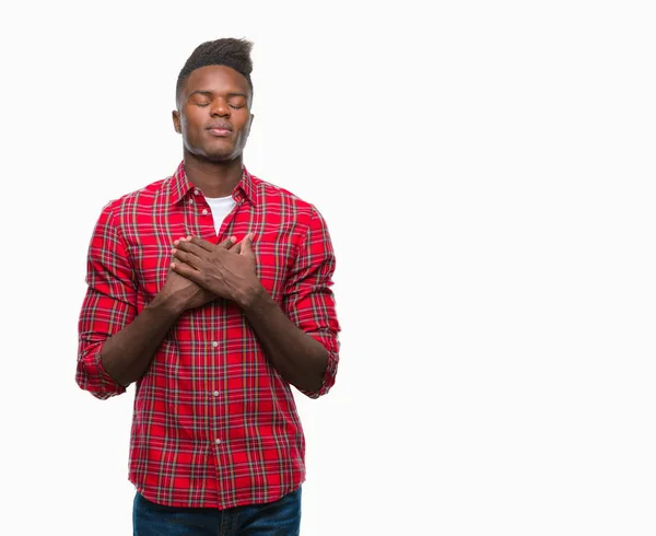 Joven Afroamericano Sobre Fondo Aislado Sonriendo Con Las Manos Pecho — Foto de Stock