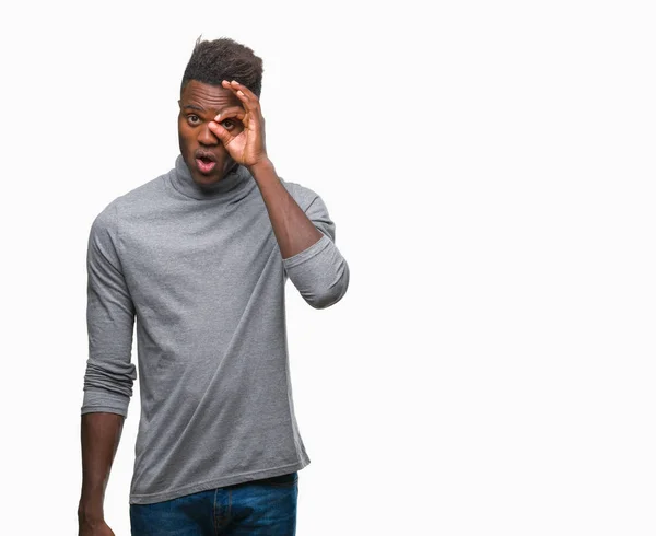 Fiatal Afroamerikai Férfi Elszigetelt Háttérben Rendben Van Döbbenve Meglepett Arcát — Stock Fotó
