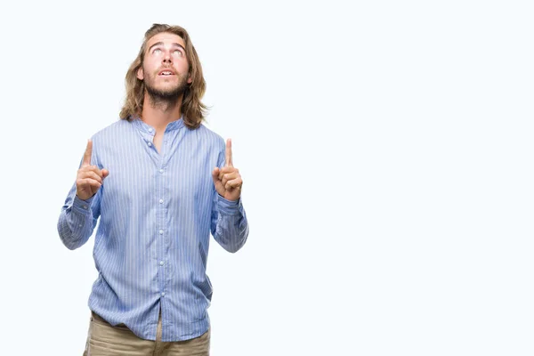 Young Handsome Man Long Hair Isolated Background Amazed Surprised Looking — Stock Photo, Image