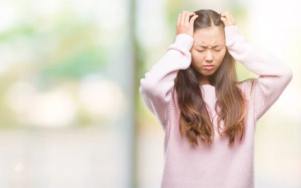 Młoda Azji Kobieta Białym Tle Cierpiących Ból Głowy Zdesperowany Zestresowani — Zdjęcie stockowe