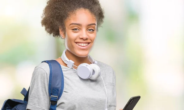 Молодая Красивая Афро Американская Студентка Держит Рюкзак Изолированном Фоне Счастливым — стоковое фото
