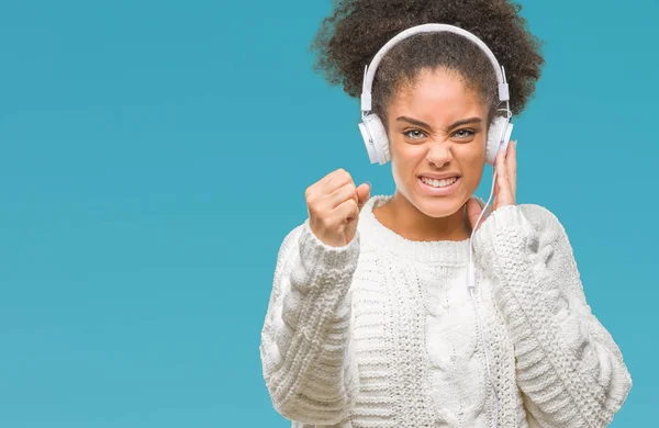 Afro Αμερικανός Γυναίκα Φοράει Ακουστικά Πάνω Από Απομονωμένες Φόντο Ενοχλημένοι — Φωτογραφία Αρχείου