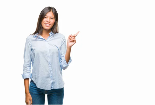 Jonge Aziatische Zakenvrouw Geïsoleerde Achtergrond Met Een Grote Glimlach Het — Stockfoto