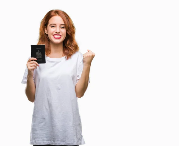 Jovem Bela Mulher Segurando Passaporte Canadá Sobre Fundo Isolado Gritando — Fotografia de Stock