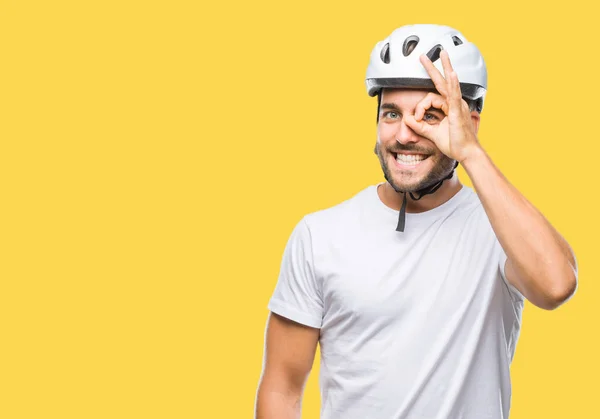 Jovem Homem Bonito Vestindo Capacete Segurança Ciclista Sobre Fundo Isolado — Fotografia de Stock