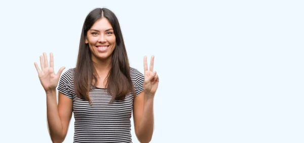 Junge Schöne Hispanische Frau Die Mit Finger Nummer Sieben Zeigt — Stockfoto