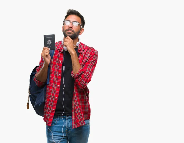 Adulto Hispânico Estudante Homem Segurando Passaporte América Sobre Fundo Isolado — Fotografia de Stock