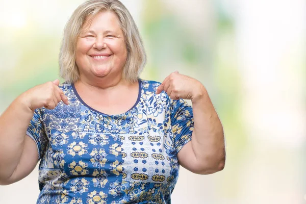 Senior Velikosti Kavkazský Žena Izolované Pozadí Sebevědomým Úsměvem Tváři Polohovací — Stock fotografie