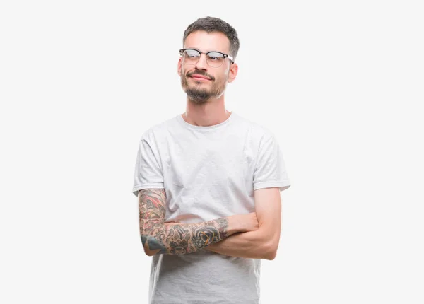 Jovem Tatuado Adulto Homem Sorrindo Olhando Lado Olhando Para Longe — Fotografia de Stock