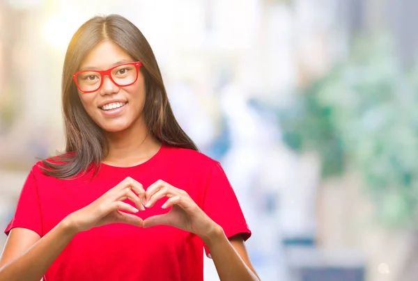 Junge Asiatische Frau Mit Brille Über Isoliertem Hintergrund Die Verliebt — Stockfoto