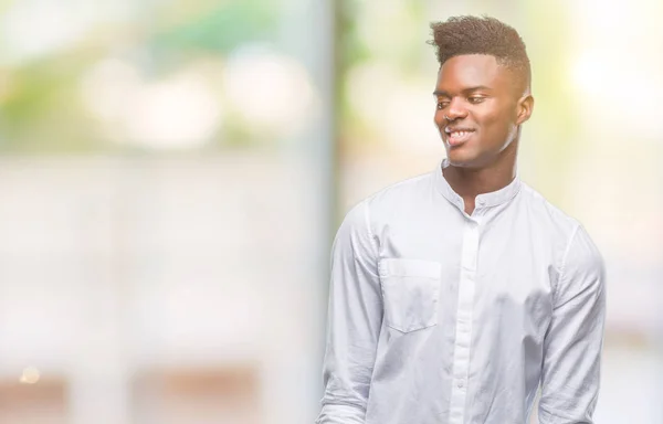 Jovem Homem Afro Americano Sobre Fundo Isolado Olhando Para Lado — Fotografia de Stock