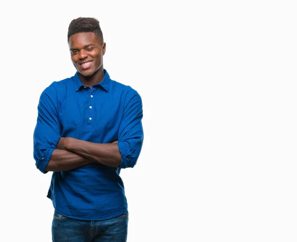 年轻的非洲裔美国男子在孤立的背景快乐的脸微笑着交叉双臂看着相机 积极的人 — 图库照片