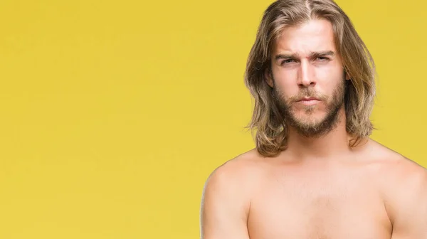 Homem Sem Camisa Bonito Jovem Com Cabelos Longos Mostrando Corpo — Fotografia de Stock