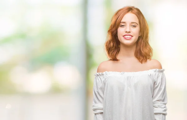 Jovem Mulher Bonita Sobre Fundo Isolado Com Sorriso Feliz Legal — Fotografia de Stock