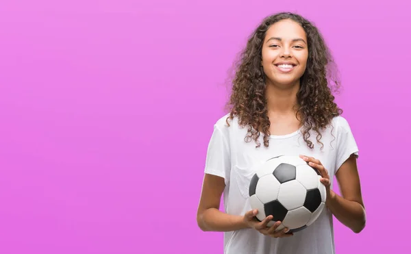 Joven Mujer Hispana Sosteniendo Pelota Fútbol Con Una Cara Feliz —  Fotos de Stock