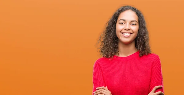 Junge Hispanische Frau Mit Rotem Pullover Glücklich Lächelnd Mit Verschränkten — Stockfoto