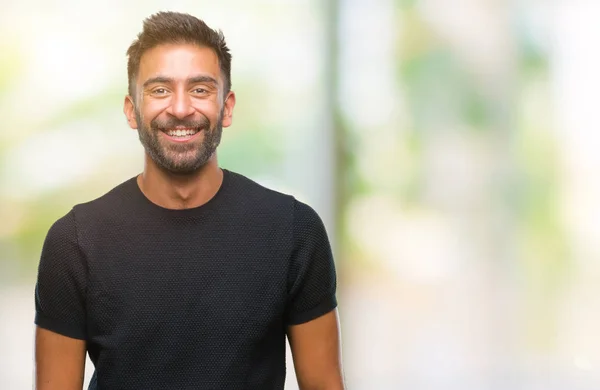 Uomo Ispanico Adulto Sfondo Isolato Con Sorriso Felice Fresco Sul — Foto Stock