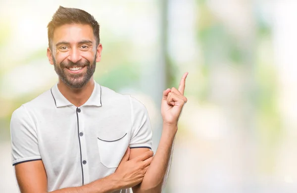 Erwachsener Hispanischer Mann Über Isoliertem Hintergrund Mit Einem Breiten Lächeln — Stockfoto