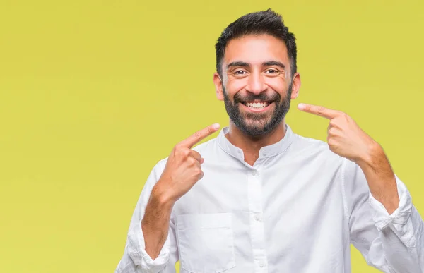 Uomo Ispanico Adulto Sfondo Isolato Sorridente Fiducioso Mostrando Indicando Con — Foto Stock