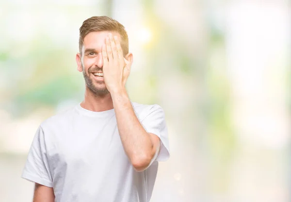Young Handsome Man Isolated Background Covering One Eye Hand Confident — Stock Photo, Image