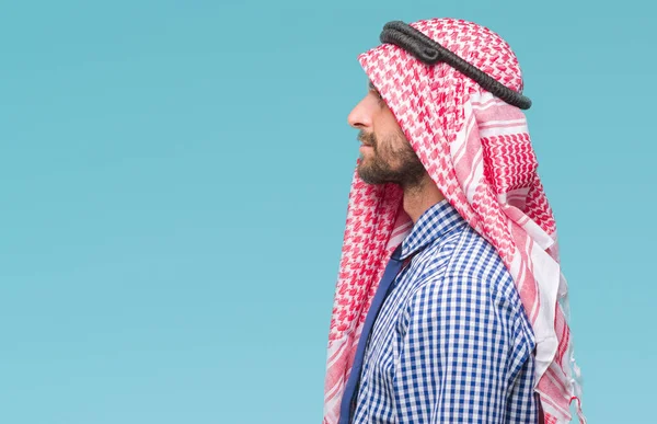 Fiatal Jóképű Arab Üzleti Ember Visel Keffiyeh Elszigetelt Háttér Szeretnének — Stock Fotó