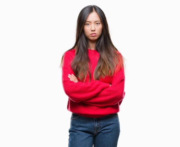 Mladá Asijská Žena Nosí Zimní Svetr Přes Izolované Pozadí Skeptik — Stock fotografie