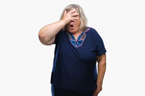 Senior Size Kaukasische Frau Über Isoliertem Hintergrund Die Schockiert Gesicht — Stockfoto