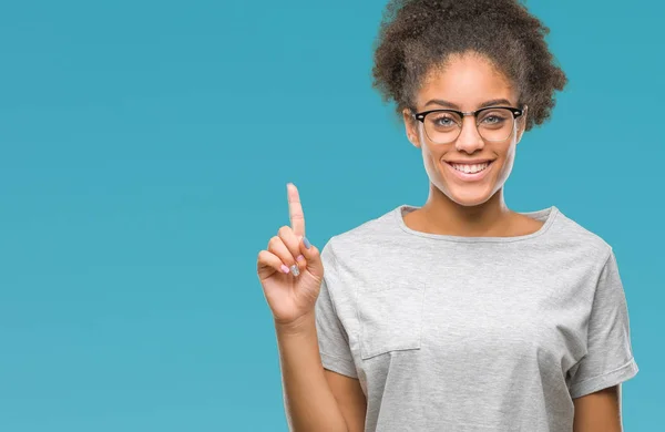 Young Afro American Woman Wearing Glasses Isolated Background Showing Pointing — Stock Photo, Image