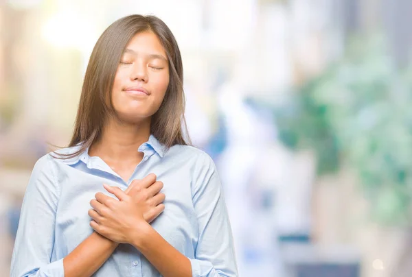 Joven Mujer Negocios Asiática Sobre Fondo Aislado Sonriendo Con Las — Foto de Stock