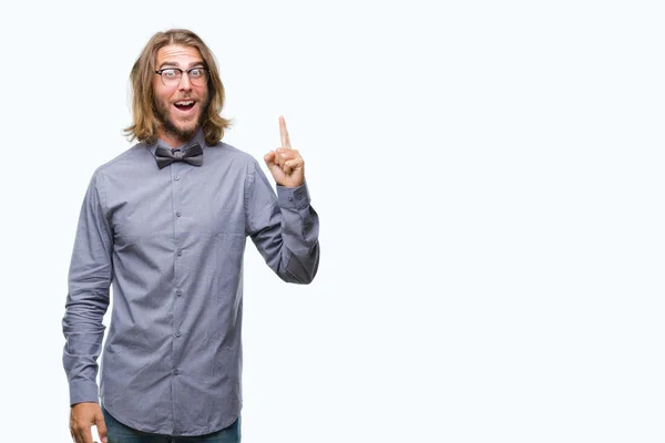 Joven Hombre Guapo Con Pelo Largo Con Corbata Lazo Sobre — Foto de Stock