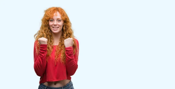 Young Redhead Woman Screaming Proud Celebrating Victory Success Very Excited — Stock Photo, Image