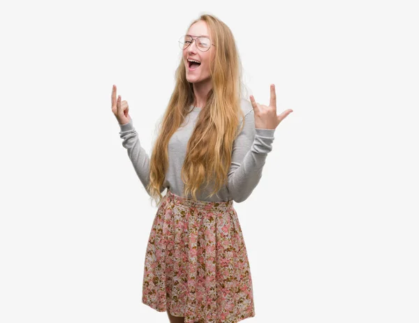 Blonde Teenagerin Blumenrock Mit Verrücktem Gesichtsausdruck Die Rock Symbol Mit — Stockfoto