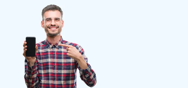 Joven Hipster Adulto Hombre Hablando Por Teléfono Muy Feliz Señalando —  Fotos de Stock