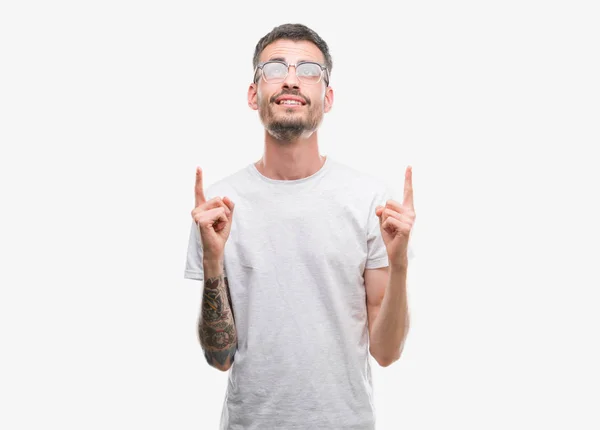 Young Tattooed Adult Man Amazed Surprised Looking Pointing Fingers Raised — Stock Photo, Image