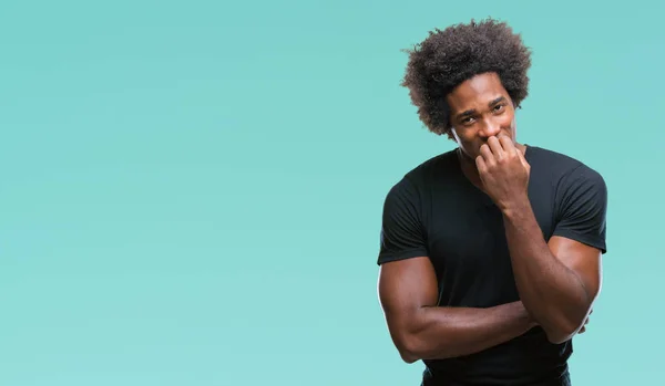 Afro Amerikaanse Man Geïsoleerde Achtergrond Zoek Gestresst Nerveus Met Handen — Stockfoto