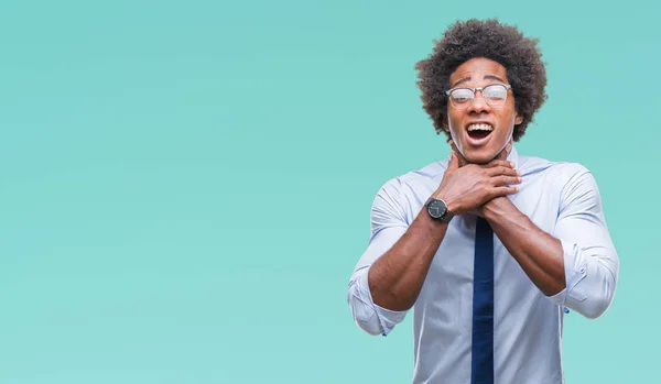 Homem Negócios Afro Americano Vestindo Óculos Sobre Fundo Isolado Gritando — Fotografia de Stock