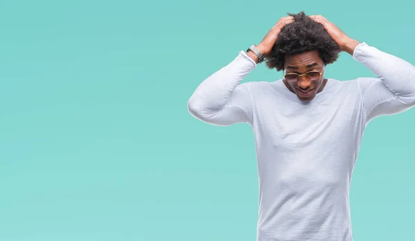 Hombre Afroamericano Con Gafas Sol Sobre Fondo Aislado Que Sufre — Foto de Stock