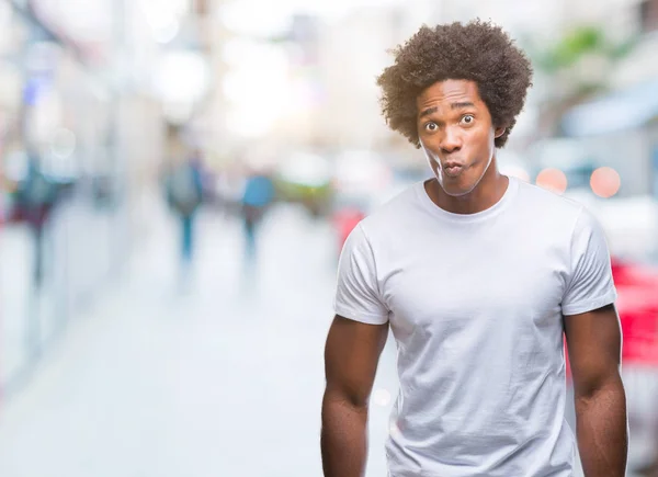 Uomo Afro Americano Sfondo Isolato Facendo Faccia Pesce Con Labbra — Foto Stock