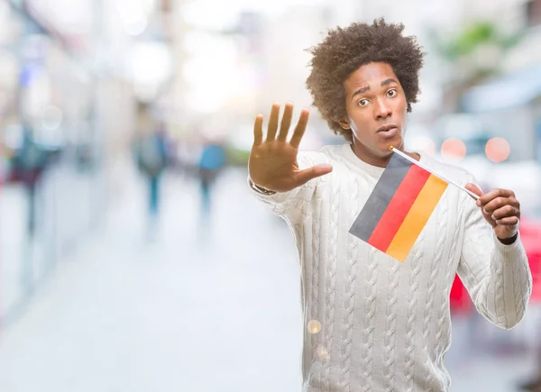 Bandera Hombre Afroamericano Alemania Sobre Fondo Aislado Con Mano Abierta —  Fotos de Stock