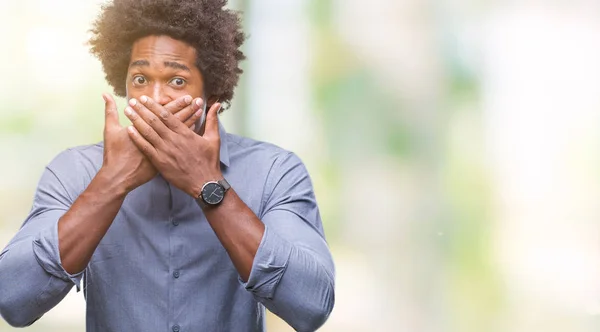 Afro Amerikaanse Man Geïsoleerde Achtergrond Geschokt Mond Met Handen Voor — Stockfoto