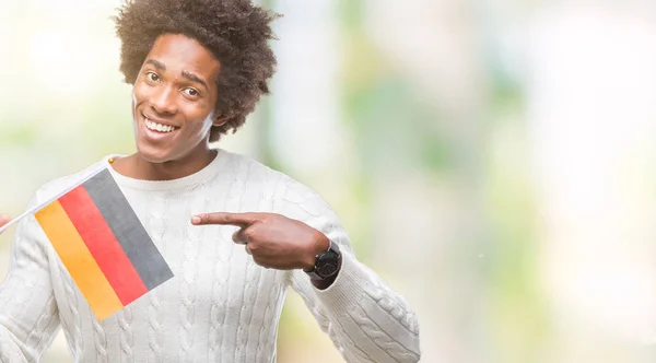 Afroamerikanische Männerfahne Von Deutschland Über Isoliertem Hintergrund Sehr Glücklich Mit — Stockfoto