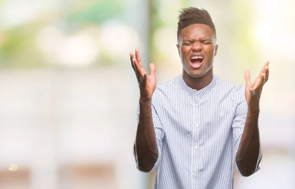 Junger Afrikanisch Amerikanischer Mann Mit Isoliertem Hintergrund Feiert Verrückt Und — Stockfoto